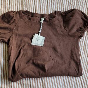 Kate Quinn Chocolate Puff Sleeve Tee